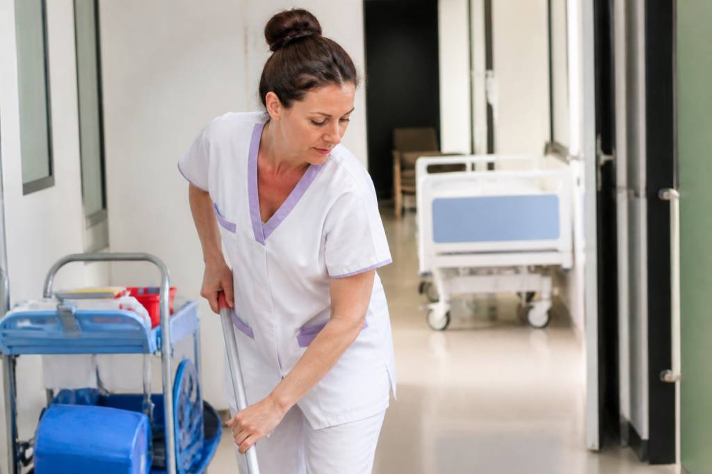 Comment devenir ash sans diplome : formation, missions et débouchés